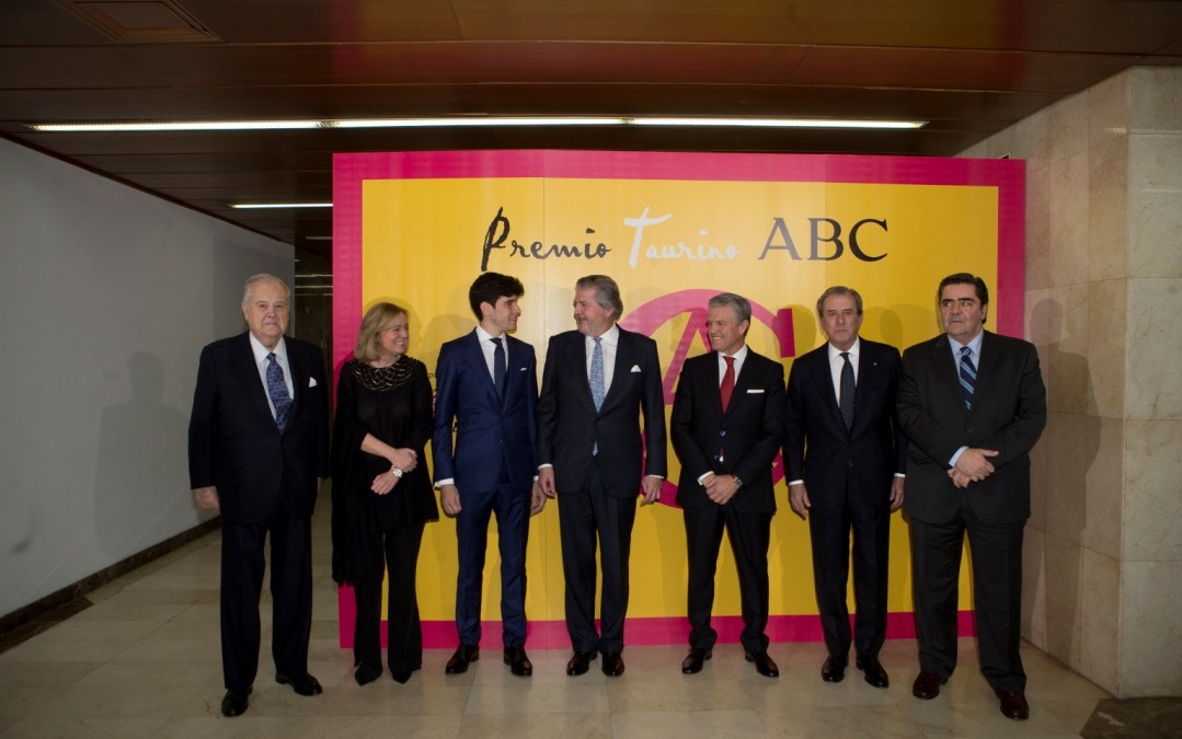 ABC entrega su VIII Premio Taurino a Alberto López Simón y Juan Antonio Ruiz “Espartaco”.