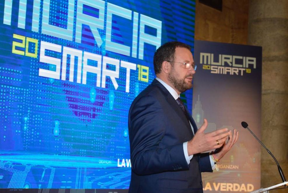 Expertos exponen fórmulas para construir ciudades más inteligentes en la jornada Murcia Smart 2018