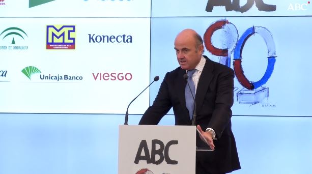 El vicepresidente del Banco Central Europeo participa en una conferencia sobre economía enmarcada en los actos del noventa aniversario de Abc de Sevilla