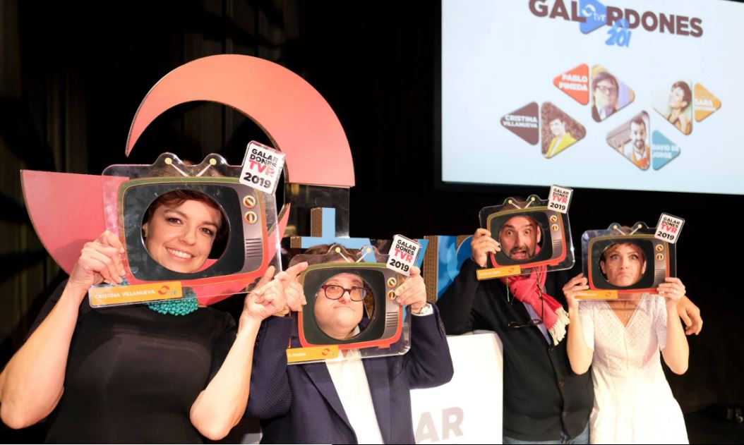 TVR entrega sus galardones 2019 a famosos rostros televisivos en una gala a beneficio de Arsido